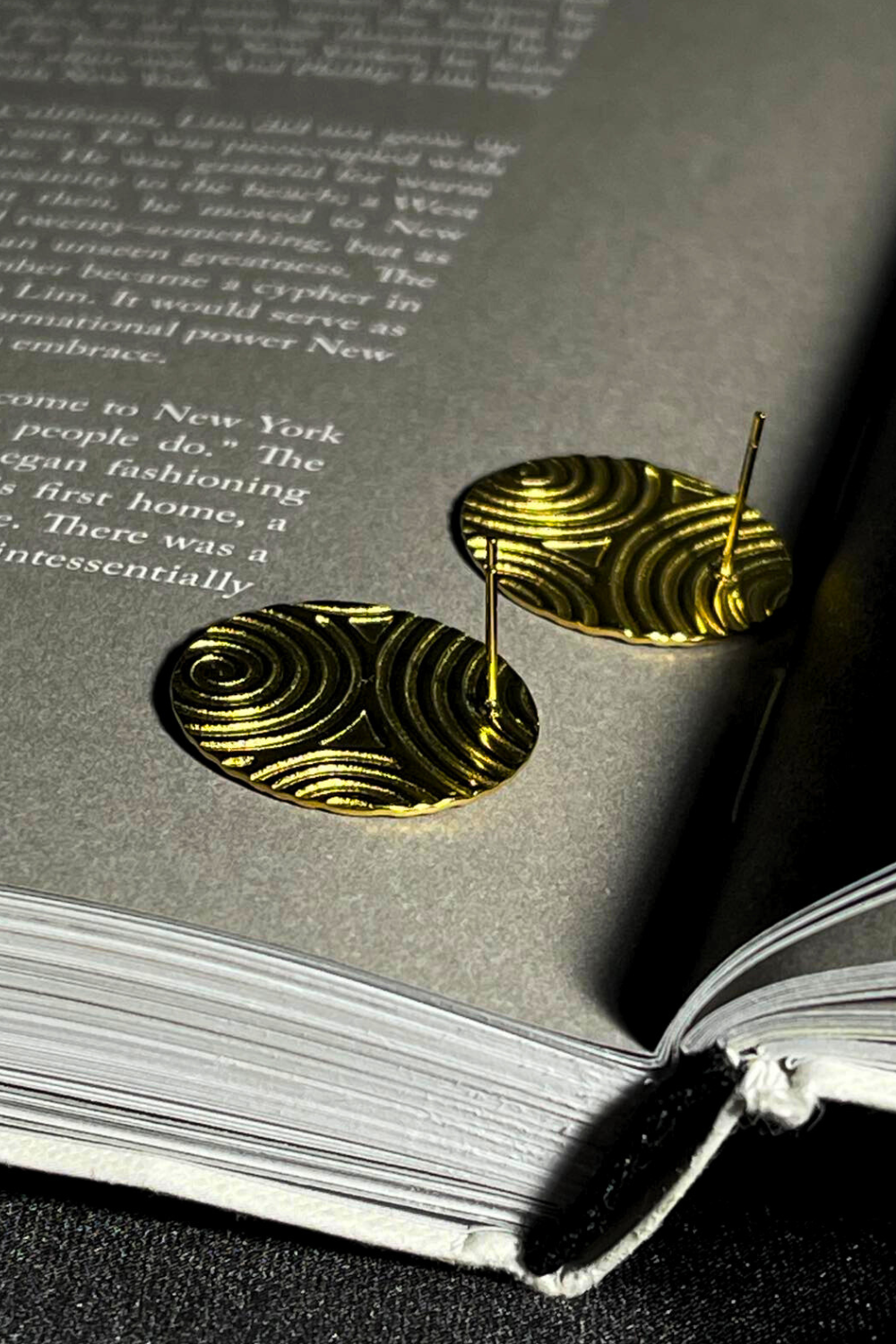 STUD AUSKARAI SU RAŠTAIS | VINTAGE