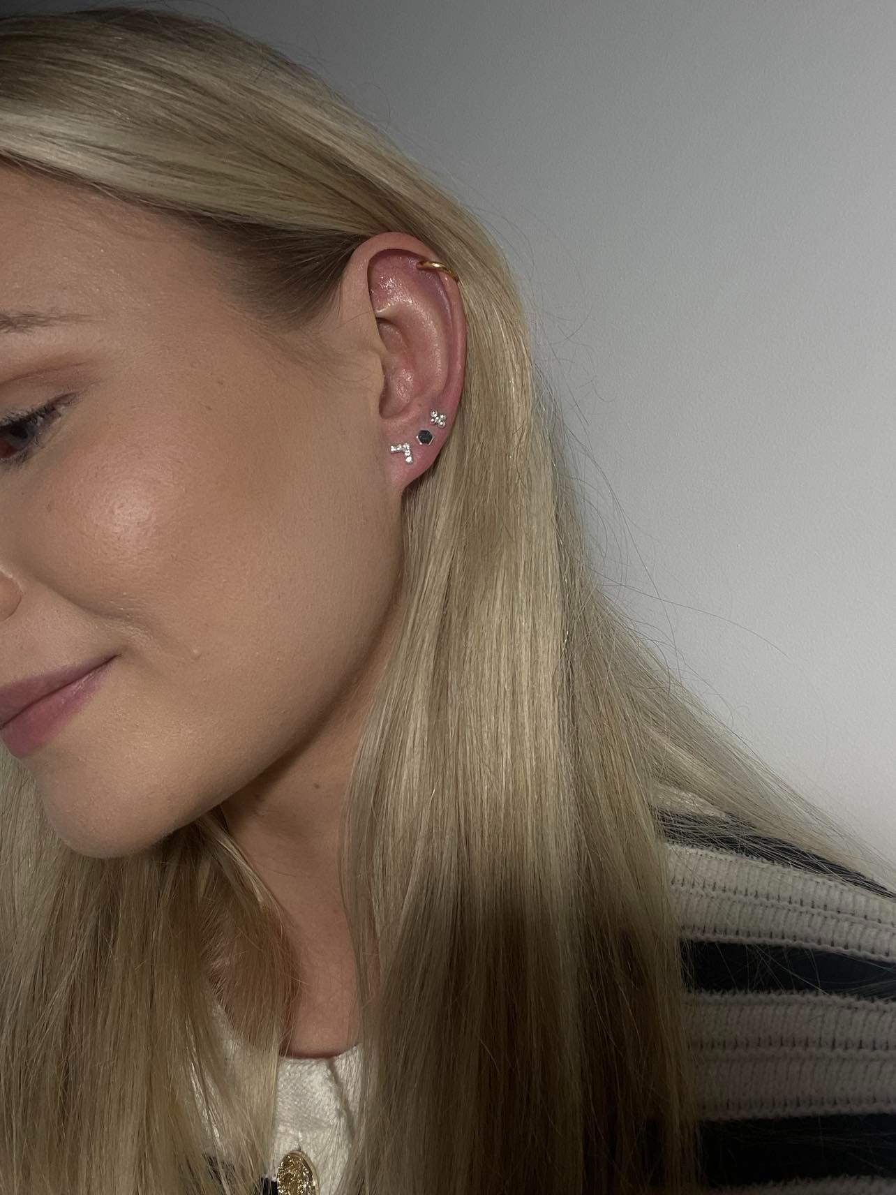 925 SIDABRINIAI STUDS SU CIRKONIAIS