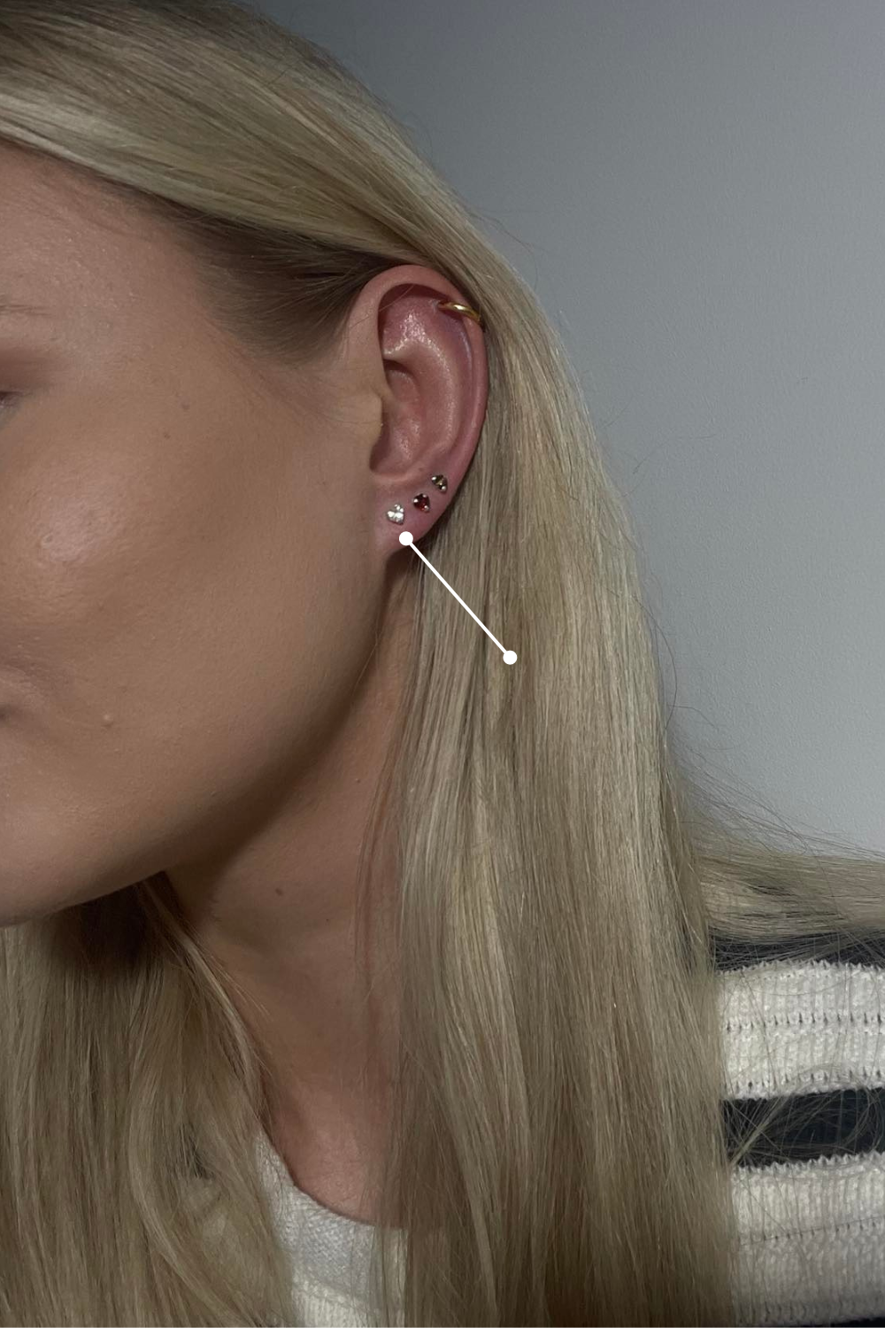 925 SIDABRINĖS STUDS ŠIRDELĖS | BALTOS