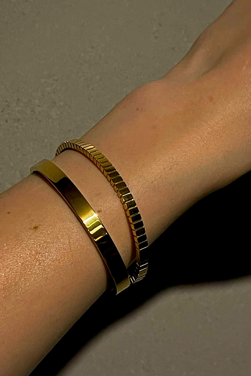 KLASIKINĖ TEKSTŪRINĖ APYRANKĖ