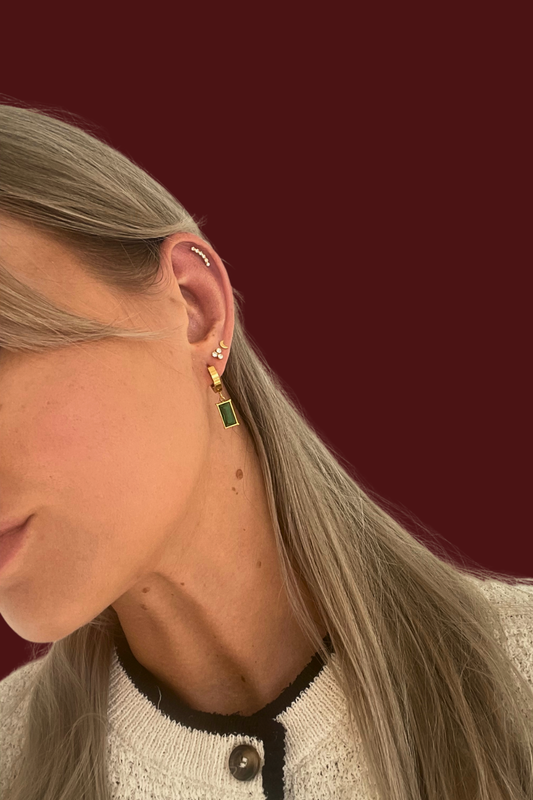 AUSKARAI SU ŽALIAIS CIRKONIAIS