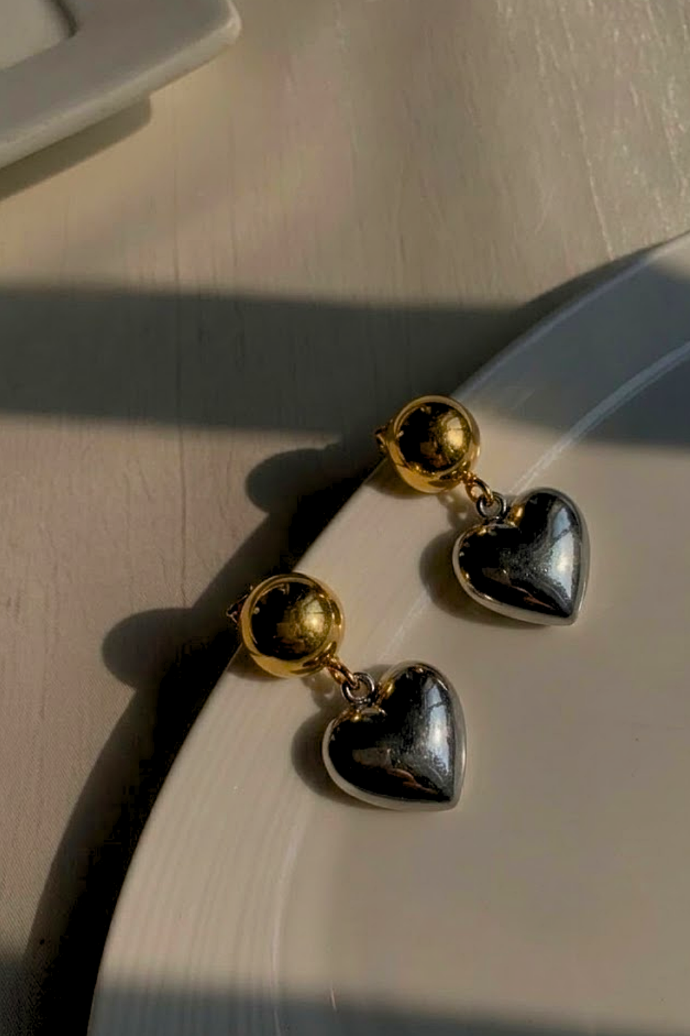 AUSKARAI SU ŠIRDELĖMIS