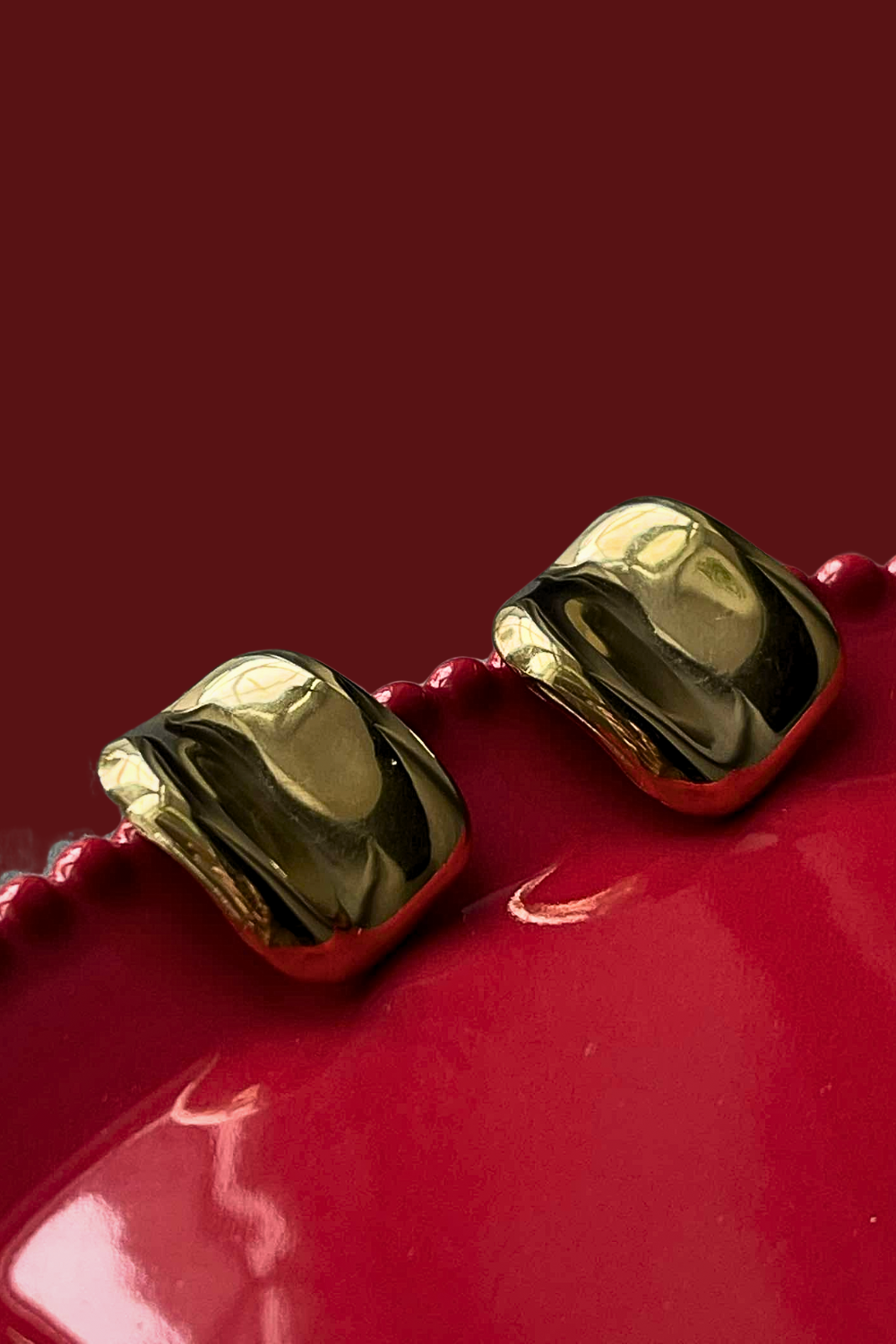 PUOŠNŪS MASYVŪS AUSKARAI