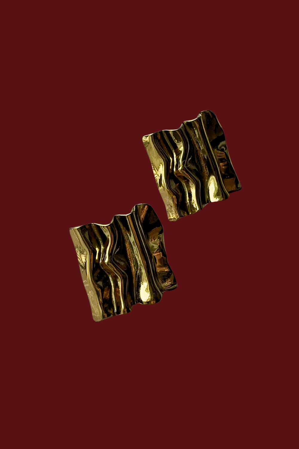 PUOŠNŪS KVADRATINIAI AUSKARAI